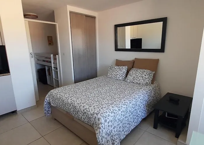 419, Port Vénus Au Village Naturiste Agde